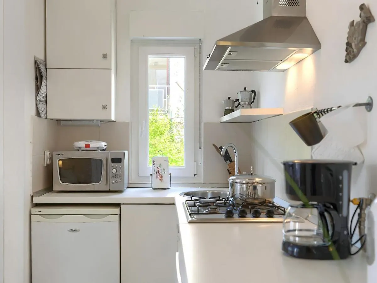 Apartment Laura By Interhome Pula